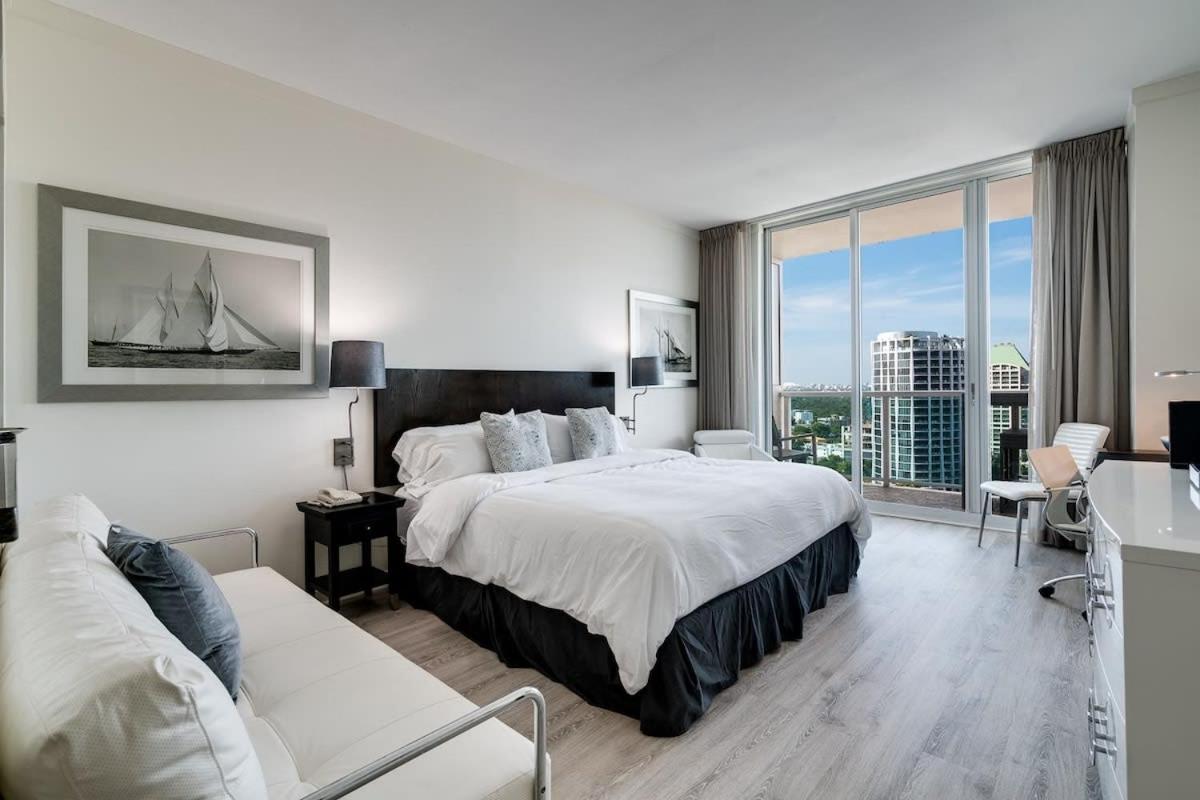 View Balcony Steps From Restaurants, Peacock Park & Marina Ferienhaus Miami